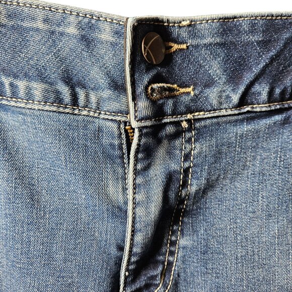 Women's Mid-Rise Skinny Jeans With Cross-Stitch Pocket Design - Picture 4 of 7